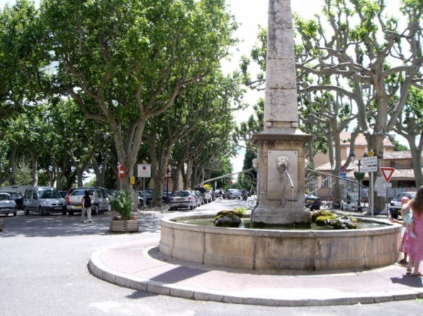 Fontaine village Aups Gorges du Verdon