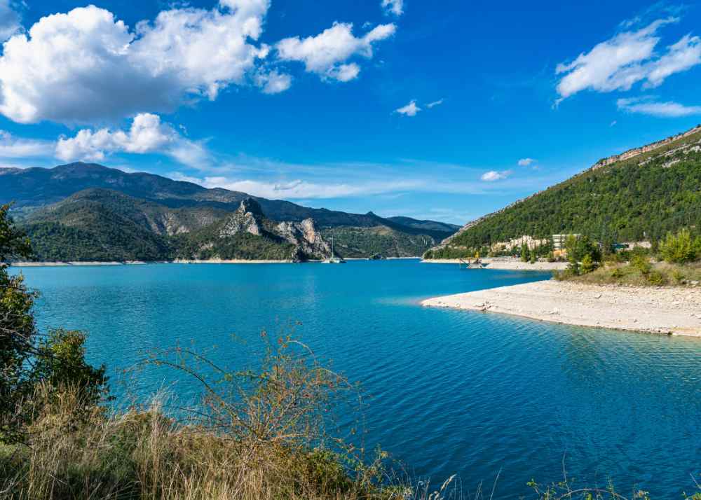 Most beautiful lakes in France